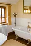 Ванная комната в ретро стиле - мебель, смесители, раковина и др